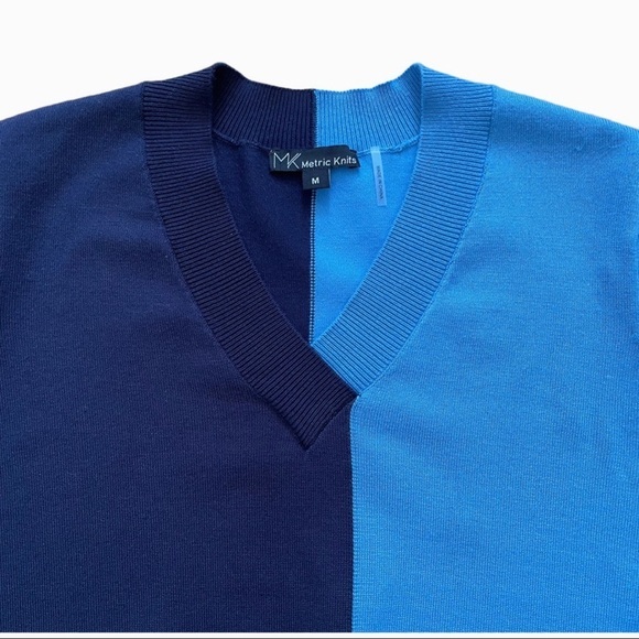 Metric Knits Two Tone Blue V-Neck Sweater - Picture 2 of 10
